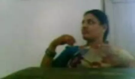 दो लोगों ने एक लड़की की चुदाई एचडी सेक्सी मूवी हिंदी में की