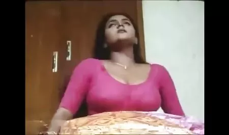 एक युवा बच्चे को गुदा सेक्स में फाड़ दिया जा रहा है, वह एक भद्दी कुतिया की तरह चिल्लाती है सेक्सी मूवी इंग्लिश में