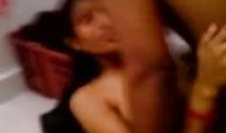 तंग स्तन के सेक्सी मूवी वीडियो में सेक्सी साथ परिपक्व गोरा एक गंजा दोस्त द्वारा गड़बड़ हो जाता है