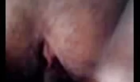 दोस्त लेगिंग में एक बहुत पतली श्यामला की चूत चाटता है और सेक्सी वीडियो मूवी हिंदी में उसे चोदता है