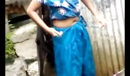 रेडहेड वैलेंटाइना को गधे में खींचा जाता है सेक्सी वीडियो मूवी में