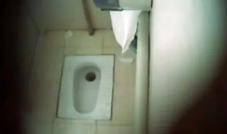 एक प्रेमिका के दिन जाने से पहले, लड़की अपने गुदा छेद को बाहर निकालने का फैसला करती है, क्योंकि वह वहां नशे में होना चाहती है और खुद को गधे में सभी को देना हिंदी में सेक्सी वीडियो मूवी चाहती है।