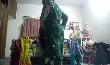 Slutty कुतिया हिंदी में फुल सेक्सी मूवी मुर्गा चूसना प्यार करता है