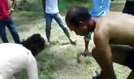 दो पुरुषों ने एक सुंदर गोरा के दो छेदों सेक्सी वीडियो मूवी में को चाटा