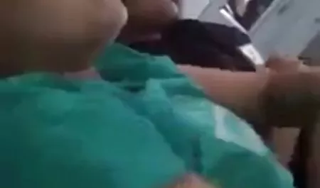 लड़की अपने सहकर्मी के साथ एचडी में सेक्सी मूवी नशे में धुत हो गई
