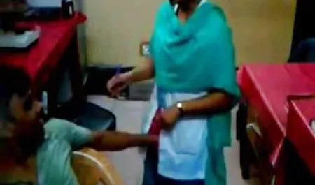 क्रीम में लिप्त दो युवा टहनियाँ, सेक्स मूवी भोजपुरी में भाग 1